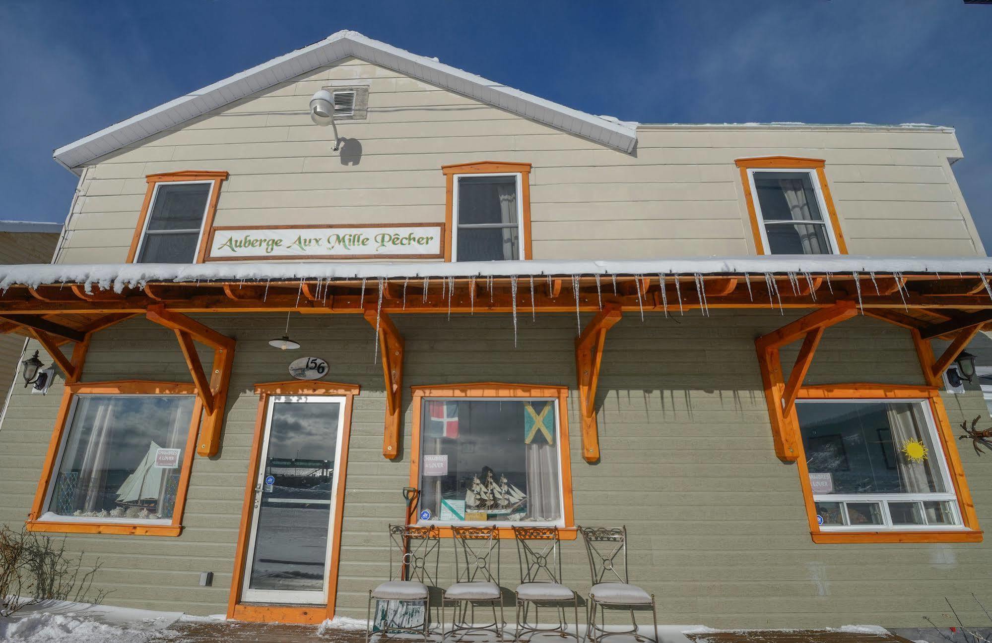 Auberge Au Mille Pecher Godbout Exterior foto